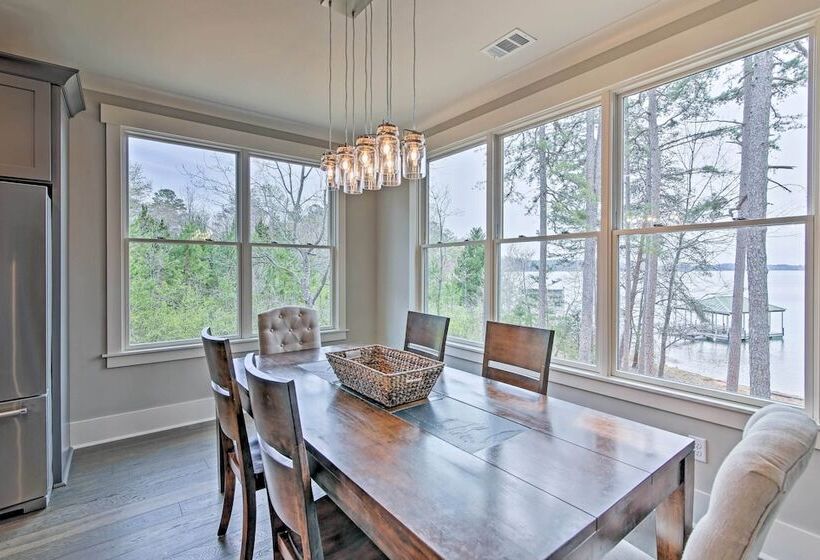 Lake Keowee Home With Balcony & Boat Dock!