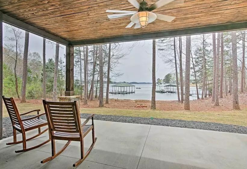 Lake Keowee Home With Balcony & Boat Dock!