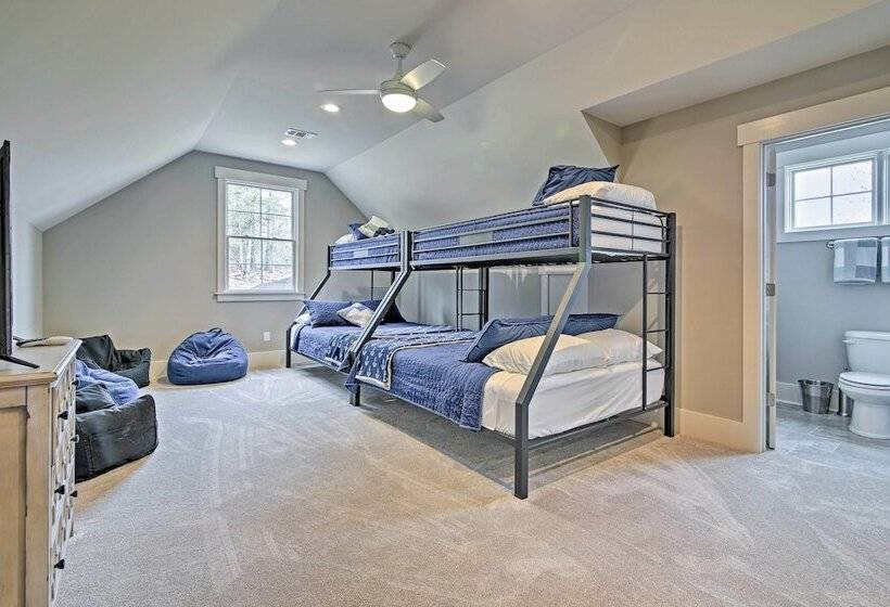 Lake Keowee Home With Balcony & Boat Dock!