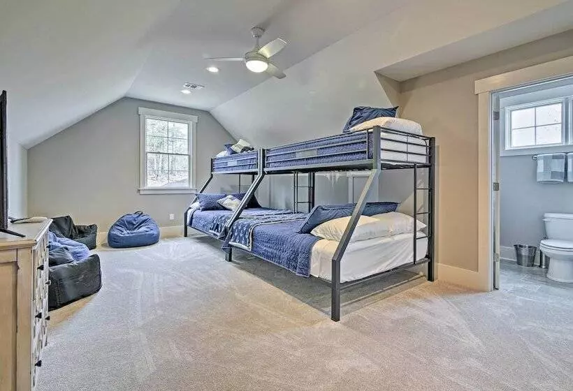 Lake Keowee Home With Balcony & Boat Dock!