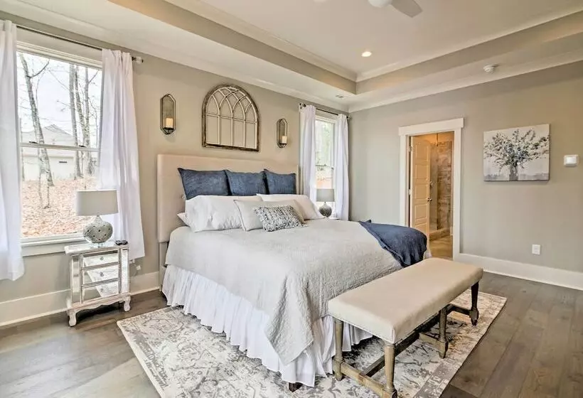 Lake Keowee Home With Balcony & Boat Dock!