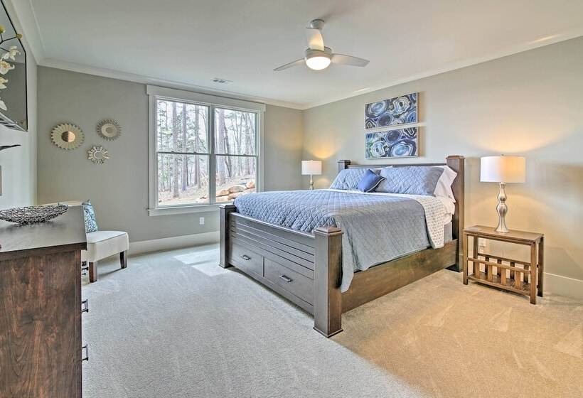 Lake Keowee Home With Balcony & Boat Dock!