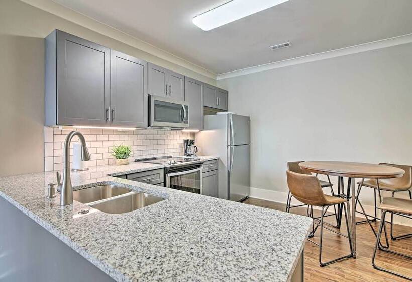 Lake Keowee Home With Balcony & Boat Dock!