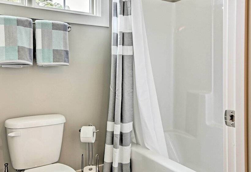 Lake Keowee Home With Balcony & Boat Dock!