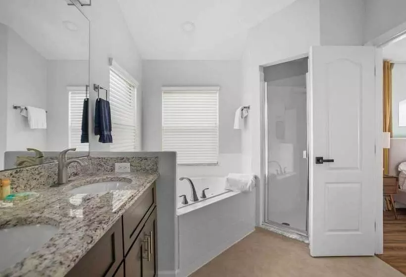 Davenport Vacation Home W/ Pool, Spa & Game Room!