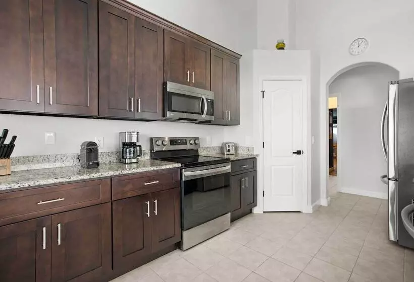 Davenport Vacation Home W/ Pool, Spa & Game Room!