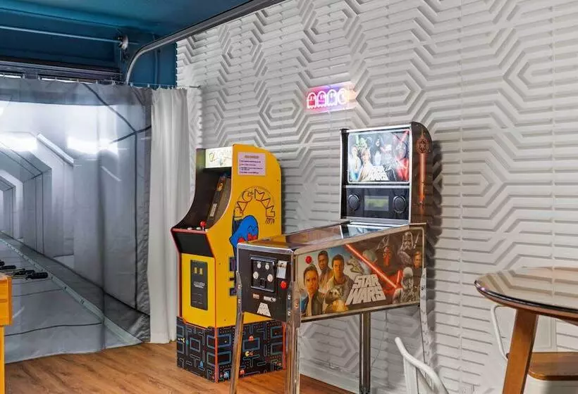 Davenport Vacation Home W/ Pool, Spa & Game Room!