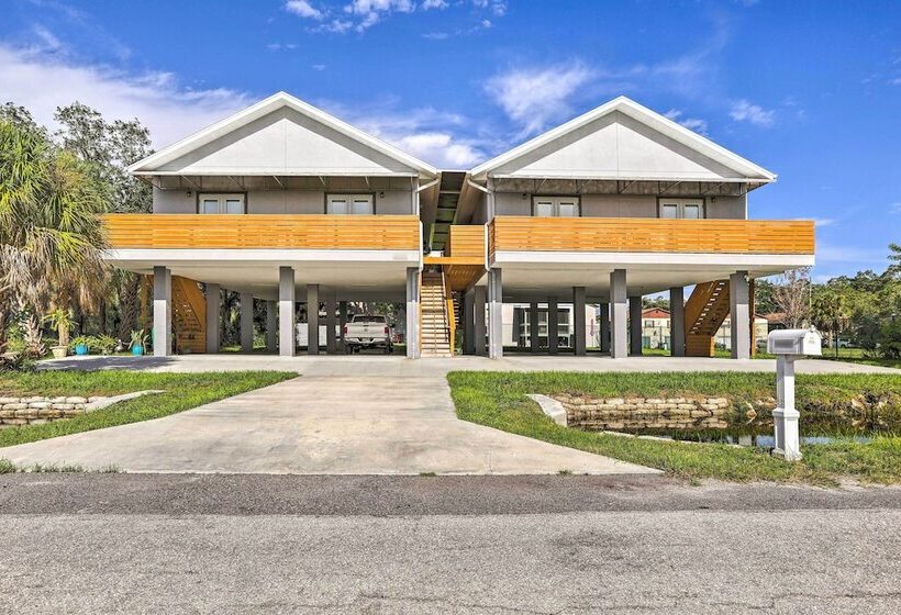 Tampa House W/ Patio, Near Downtown & Beaches!