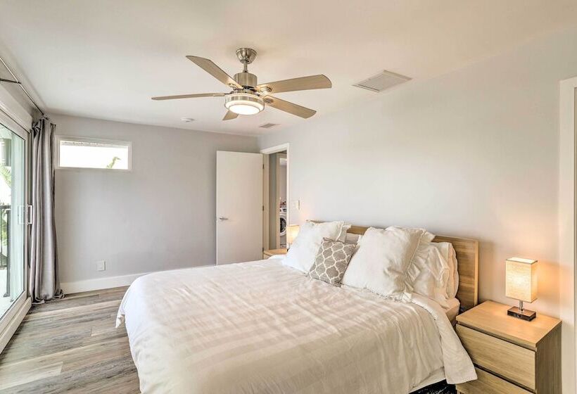 Treasure Island Gem W/ Dock: Walk To Beach