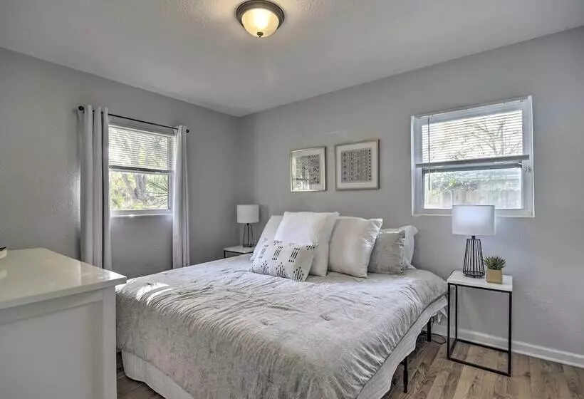 Updated Coastal Home ~ 6 Mi To St Pete Beach