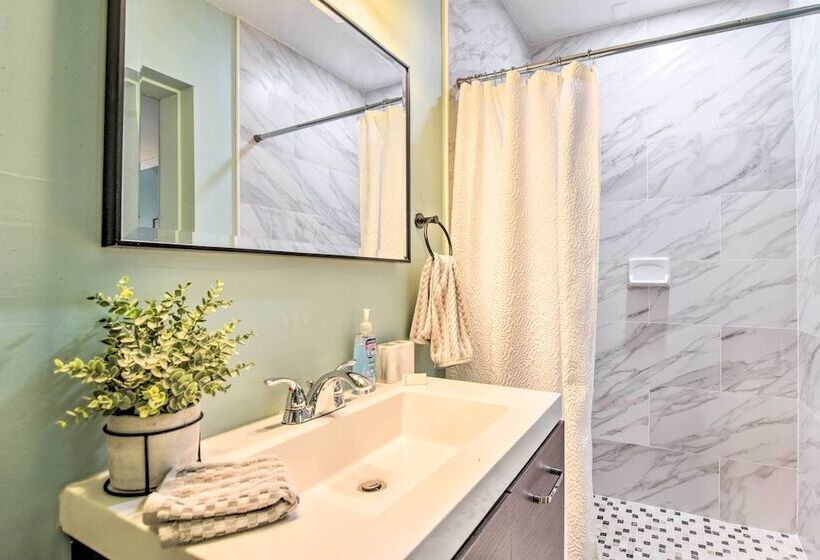 Updated Coastal Home ~ 6 Mi To St Pete Beach