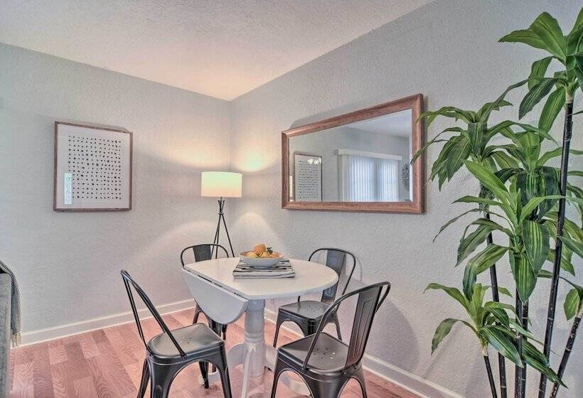 Updated Coastal Home ~ 6 Mi To St Pete Beach