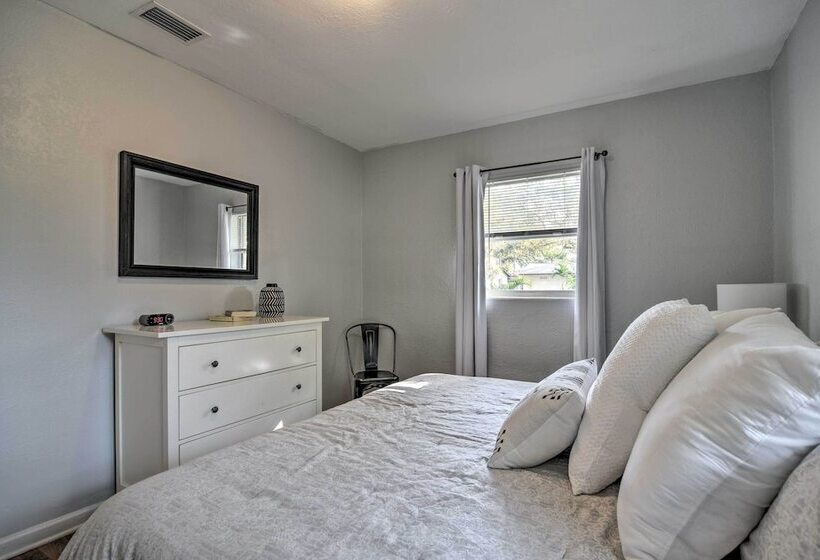 Updated Coastal Home ~ 6 Mi To St Pete Beach