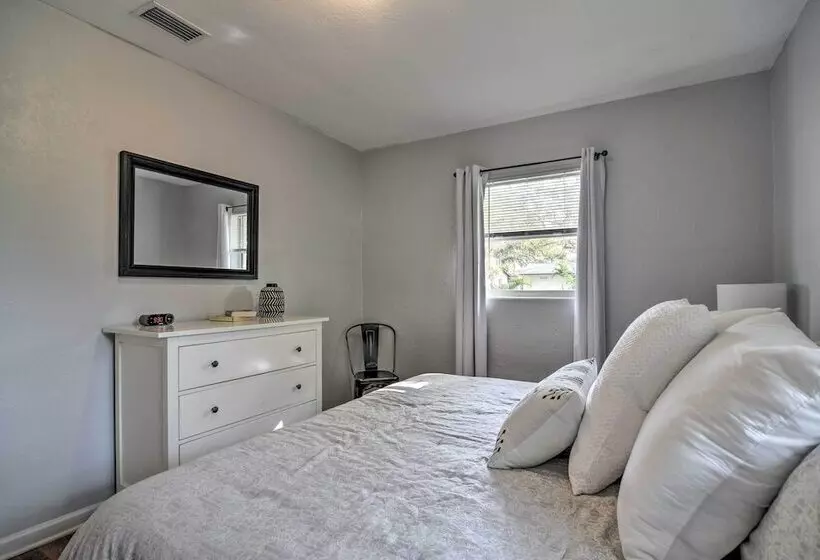 Updated Coastal Home ~ 6 Mi To St Pete Beach