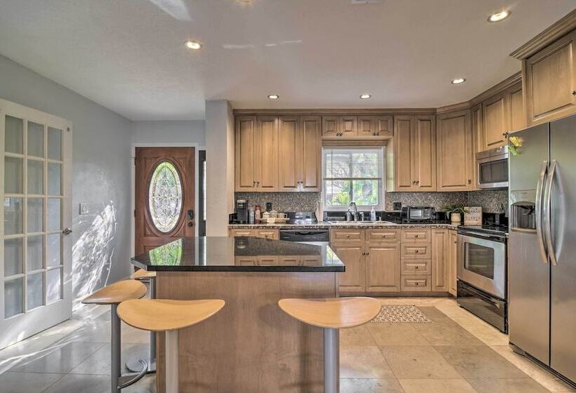 Updated Coastal Home ~ 6 Mi To St Pete Beach