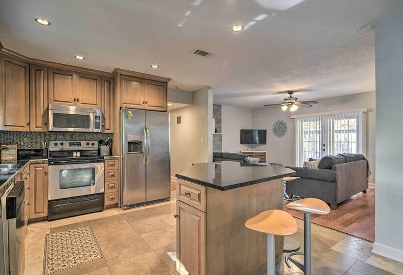 Updated Coastal Home ~ 6 Mi To St Pete Beach