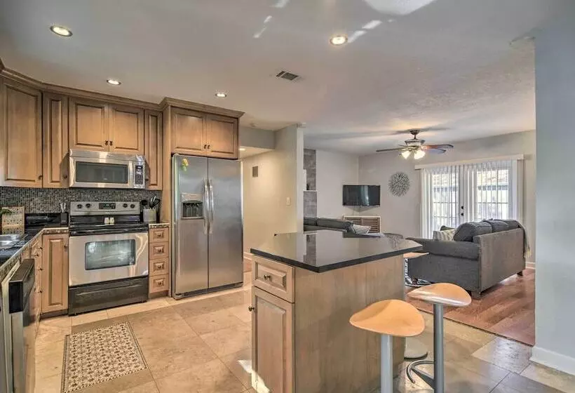 Updated Coastal Home ~ 6 Mi To St Pete Beach
