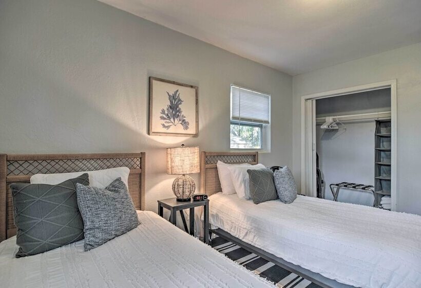 Updated Coastal Home ~ 6 Mi To St Pete Beach