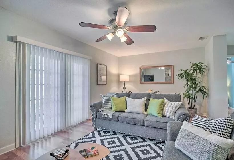 Updated Coastal Home ~ 6 Mi To St Pete Beach