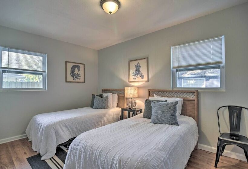 Updated Coastal Home ~ 6 Mi To St Pete Beach