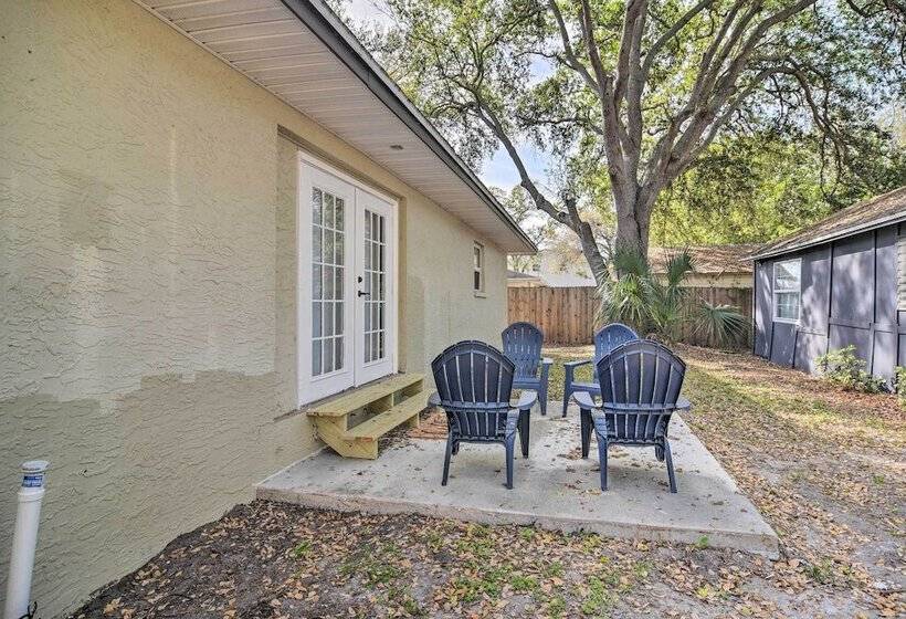 Updated Coastal Home ~ 6 Mi To St Pete Beach