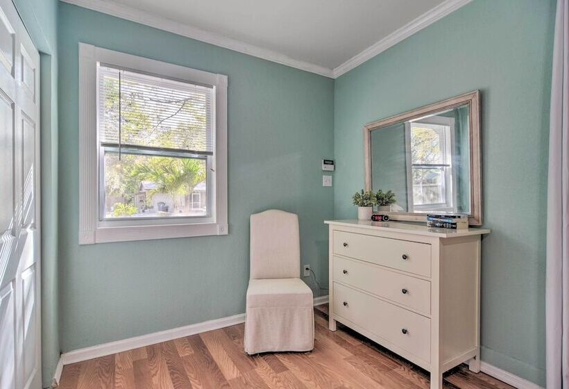 Updated Coastal Home ~ 6 Mi To St Pete Beach