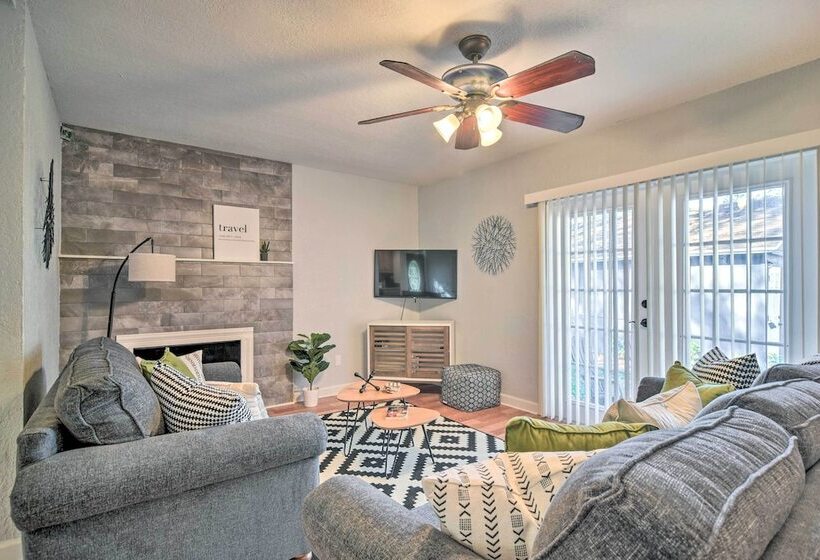 Updated Coastal Home ~ 6 Mi To St Pete Beach