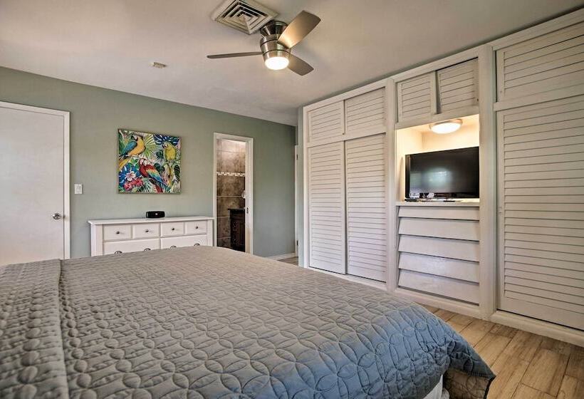 2 Mi To Beach: Updated & Private Oakland Park Gem!