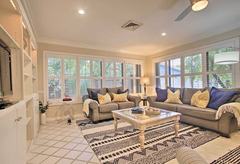 2 Mi To Beach: Updated & Private Oakland Park Gem!