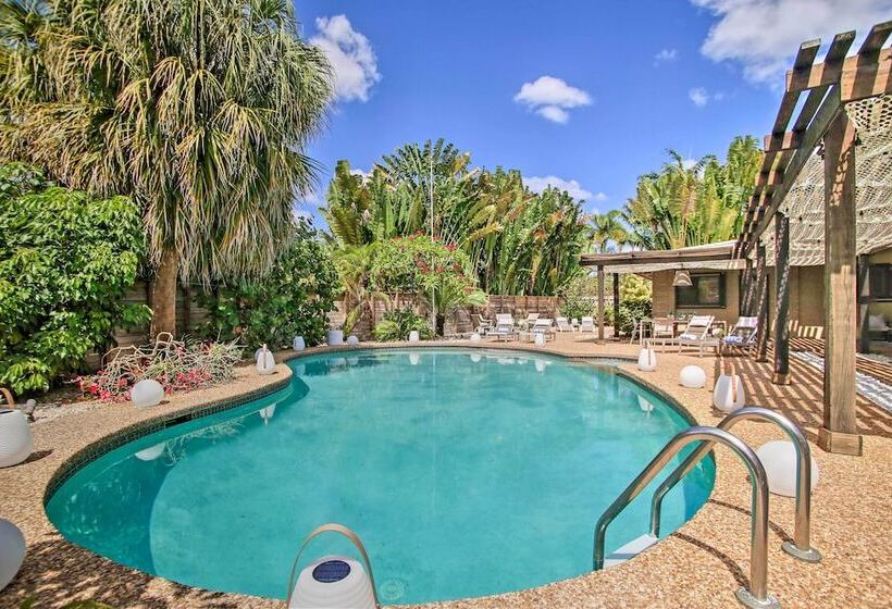 2 Mi To Beach: Updated & Private Oakland Park Gem!