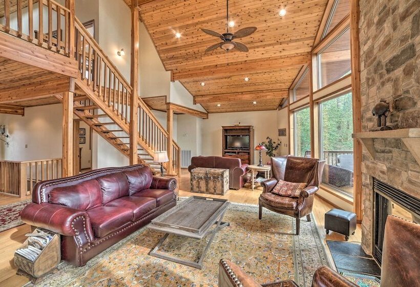 Waterfront Cottage W/ Fishing Dock & Fireplace!