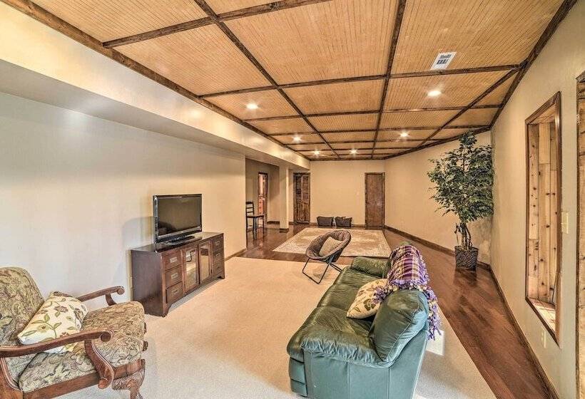 Waterfront Cottage W/ Fishing Dock & Fireplace!