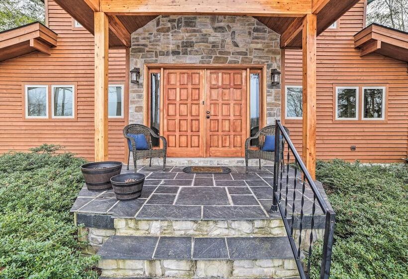 Waterfront Cottage W/ Fishing Dock & Fireplace!