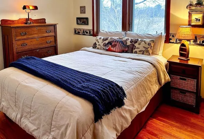 Waterfront Cottage W/ Fishing Dock & Fireplace!