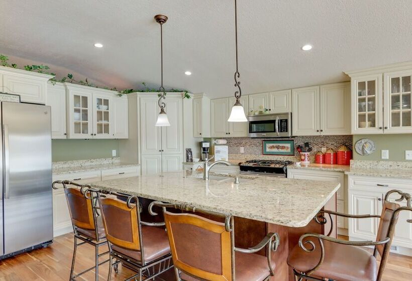 Waterfront Lake Of The Ozarks Home W/ Private Dock