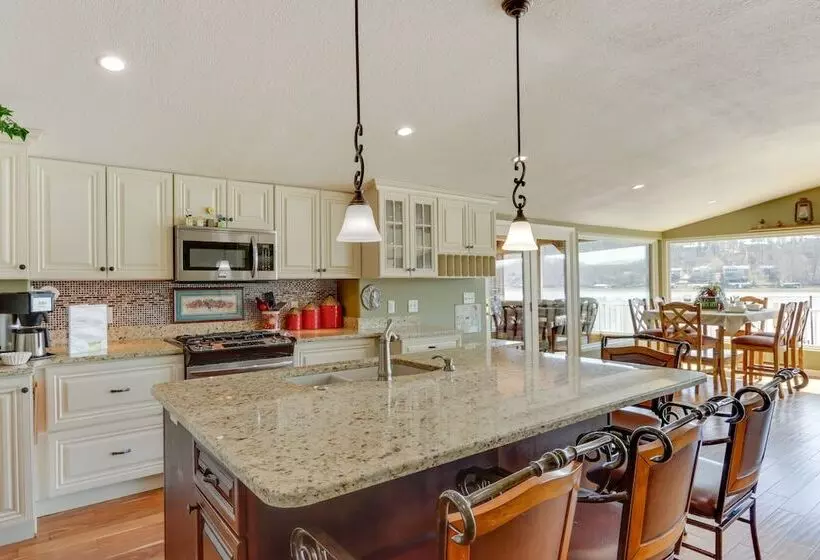 Waterfront Lake Of The Ozarks Home W/ Private Dock