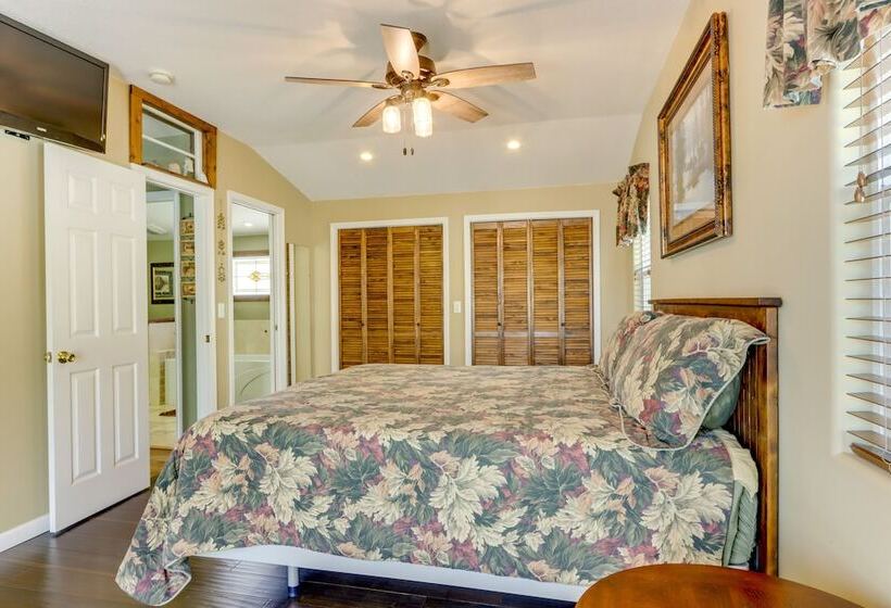 Waterfront Lake Of The Ozarks Home W/ Private Dock