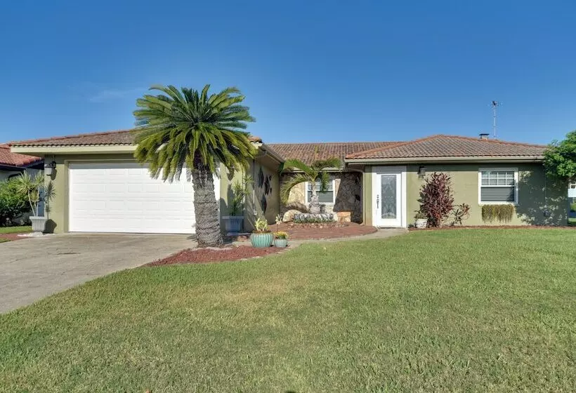 Waterfront Port Richey Home W/ Hot Tub & Dock!