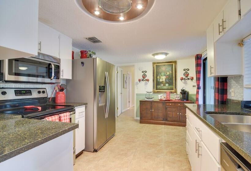 Waterfront Port Richey Home W/ Hot Tub & Dock!