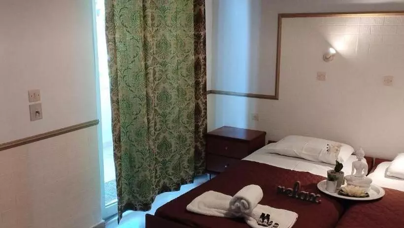 Retkeilymaja Eleni Apartments Sant George Beach