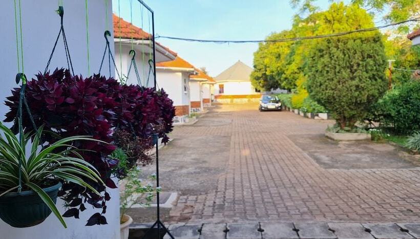 تختخواب و صبحانه Northern Pearl Limited