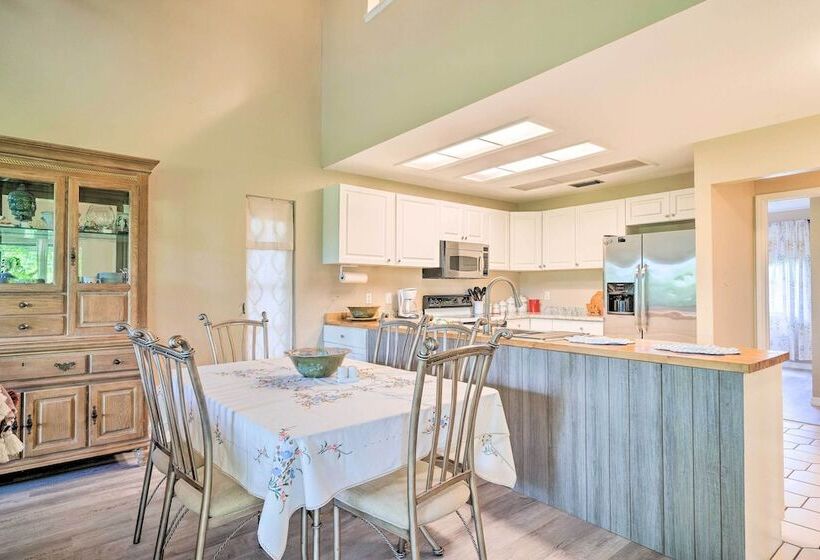 Sunny North Fort Meyers Escape W/ Canal Views!