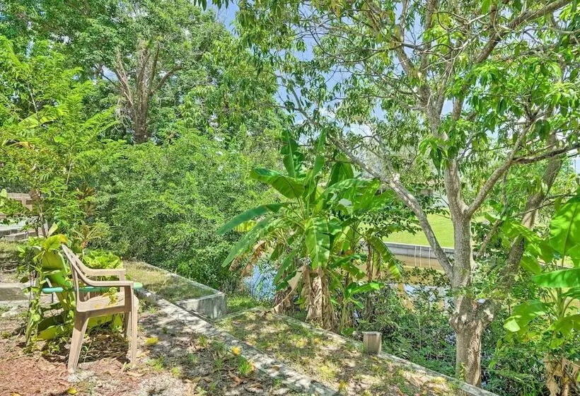 Sunny North Fort Meyers Escape W/ Canal Views!
