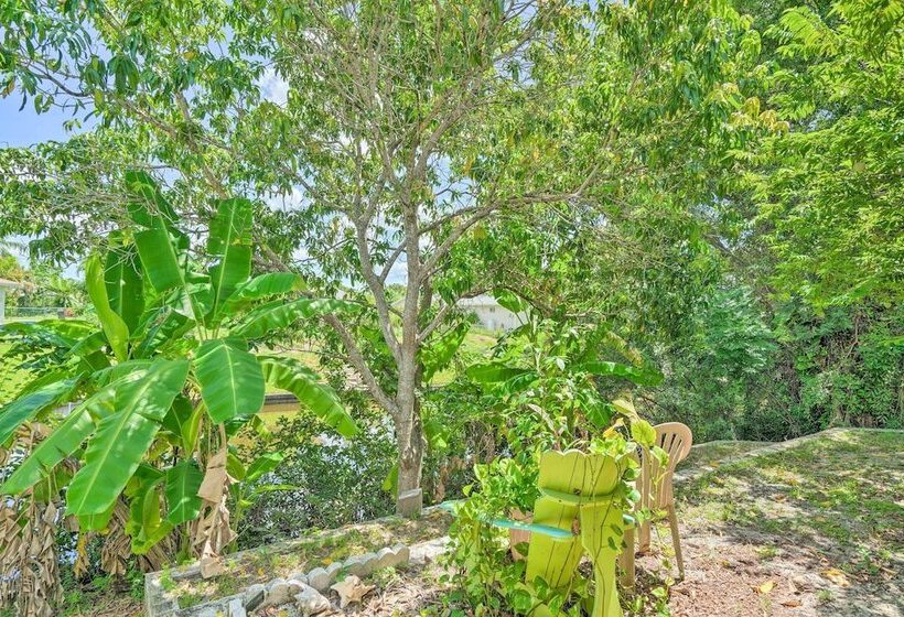 Sunny North Fort Meyers Escape W/ Canal Views!