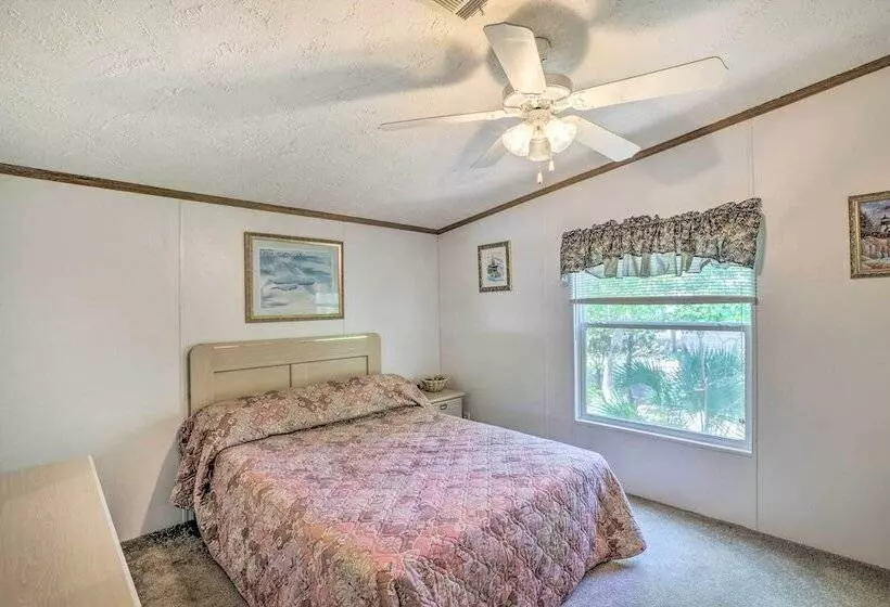 Bright Steinhatchee Home: Proximity To Ocean!