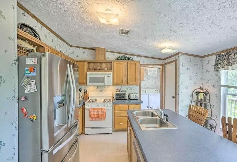 Bright Steinhatchee Home: Proximity To Ocean!