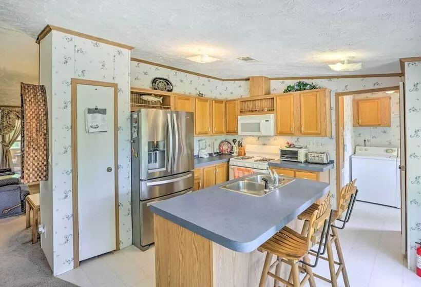 Bright Steinhatchee Home: Proximity To Ocean!