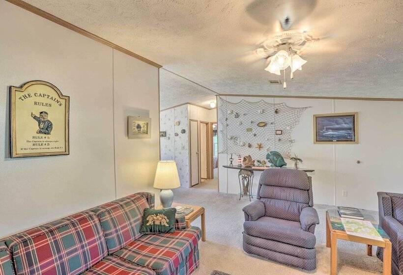 Bright Steinhatchee Home: Proximity To Ocean!