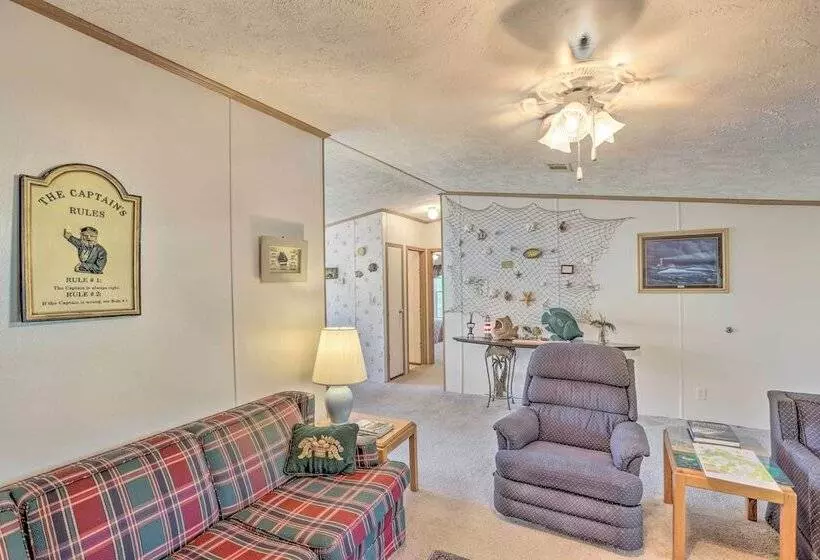 Bright Steinhatchee Home: Proximity To Ocean!