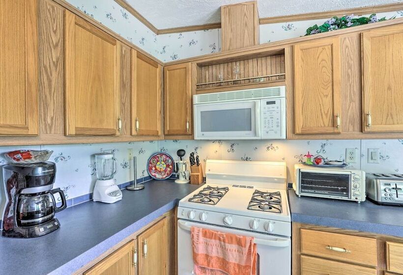 Bright Steinhatchee Home: Proximity To Ocean!